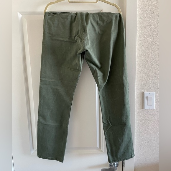 Dockers Slim Taper in Olive Green - Picture 2 of 5